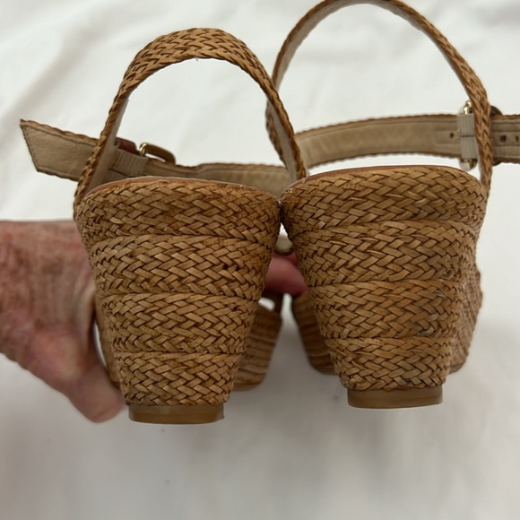 Stuart Weitzman woven leather 7M - Picture 6 of 12